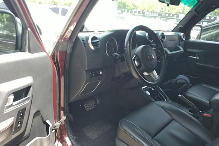 Used BAIC Off-Road BJ40 2016 40L 2.3T Automatic Two-Wheel Drive Prestige Edition Driver Seat