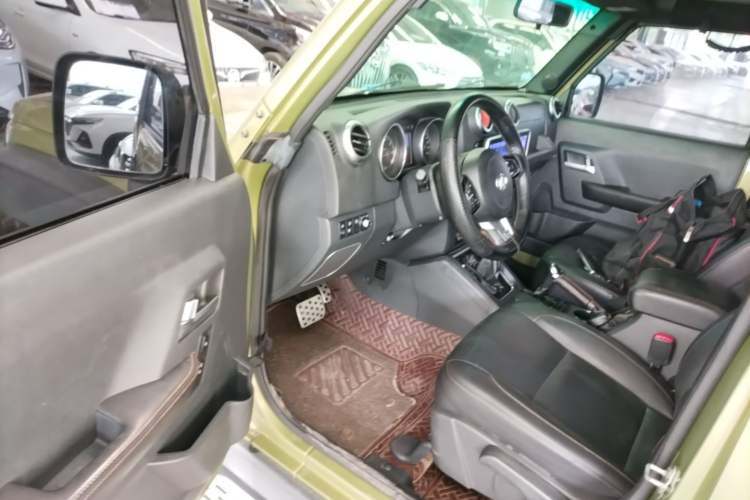 Used BAIC Off-Road BJ40 2016 40L 2.3T Automatic All-Wheel Drive Premium Edition Driver Seat