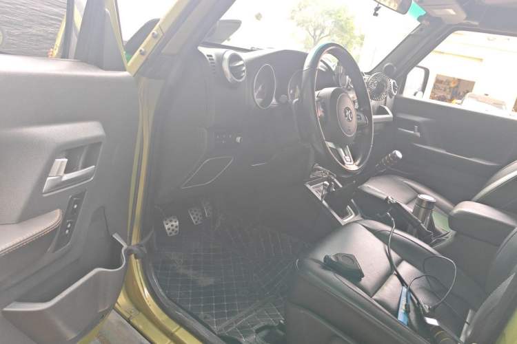 Used BAIC Off-Road BJ40 2016 40L 2.0T Manual All-Wheel Drive Prestige Edition Driver Seat