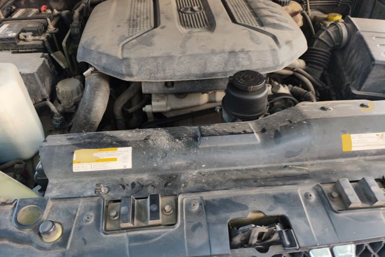 Used BAIC Off-Road BJ40 2016 40L 2.0T Manual All-Wheel Drive Prestige Edition Engine Bay