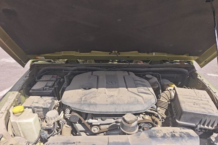Used BAIC Off-Road BJ40 2016 2.3T Automatic Four-Wheel Drive Premium Edition Engine Bay