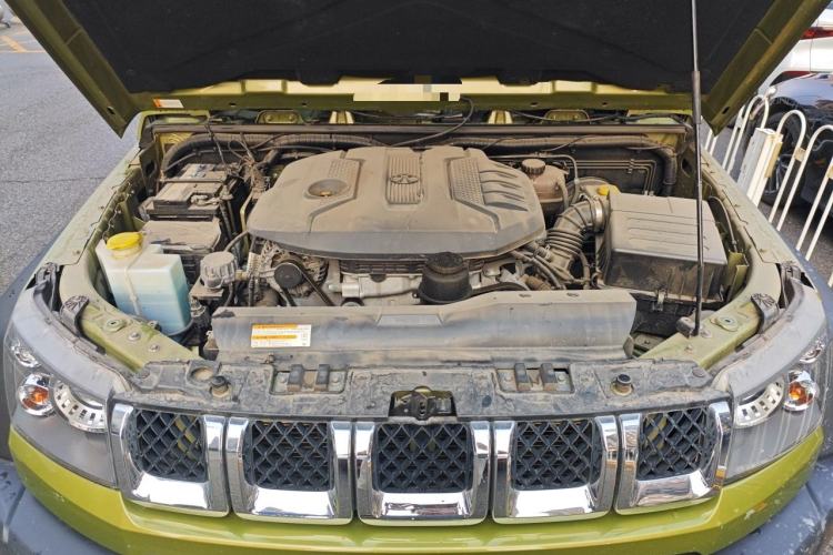 Used BAIC Off-Road BJ40 2016 40L 2.3T Automatic All-Wheel Drive Premium Edition Engine Bay