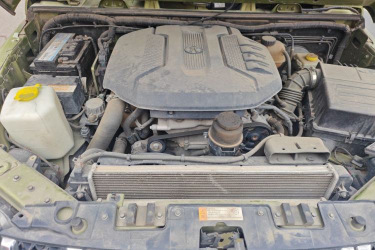 Used BAIC Off-Road BJ40 2016 40L 2.3T Manual All-Wheel Drive Prestige Edition Engine Bay