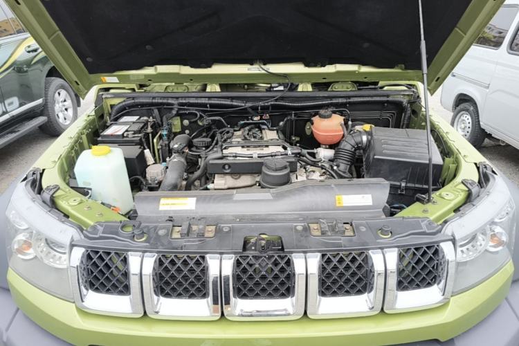 Used BAIC Off-Road BJ40 2016 40L 2.0T Manual All-Wheel Drive Prestige Edition Engine Bay