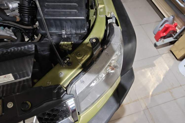 Used BAIC Off-Road BJ40 2016 40L 2.3T Automatic All-Wheel Drive Premium Edition Engine Bay Left