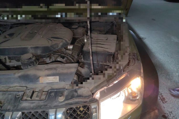 Used BAIC Off-Road BJ40 2016 40L 2.3T Automatic All-Wheel Drive Premium Edition Engine Bay Left