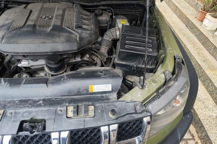 Used BAIC Off-Road BJ40 2016 40L 2.0T Manual All-Wheel Drive Prestige Edition Engine Bay Left