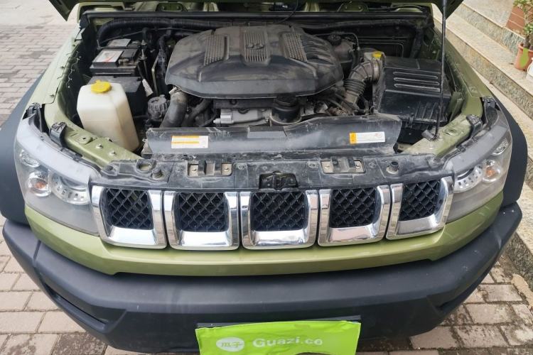 Used BAIC Off-Road BJ40 2016 40L 2.0T Manual All-Wheel Drive Prestige Edition Engine Bay