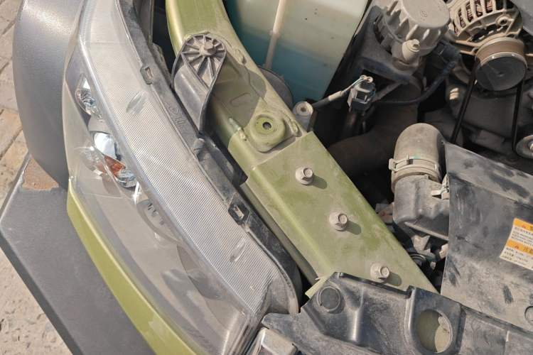 Used BAIC Off-Road BJ40 2016 40L 2.3T Automatic All-Wheel Drive Premium Edition Engine Bay Right