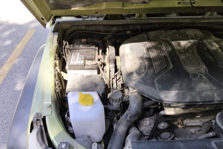 Used BAIC Off-Road BJ40 2016 40L 2.3T Automatic All-Wheel Drive Premium Edition Engine Bay Right