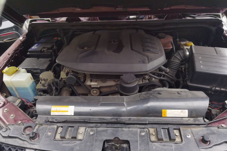 Used BAIC Off-Road BJ40 2016 40L 2.3T Automatic Two-Wheel Drive Prestige Edition Engine Bay