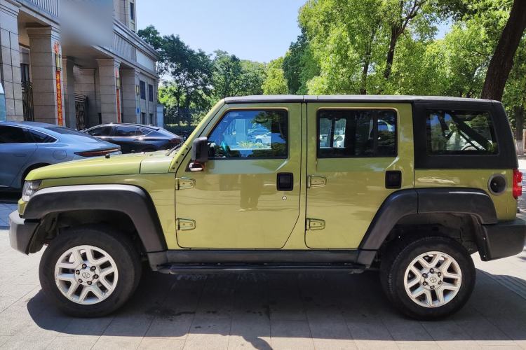 Used BAIC Off-Road BJ40 2016 40L 2.0T Manual All-Wheel Drive Prestige Edition Exterior 4
