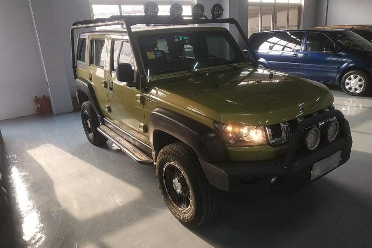 Used BAIC Off-Road BJ40 2016 40L 2.3T Automatic All-Wheel Drive Premium Edition Front Right 45 Deg