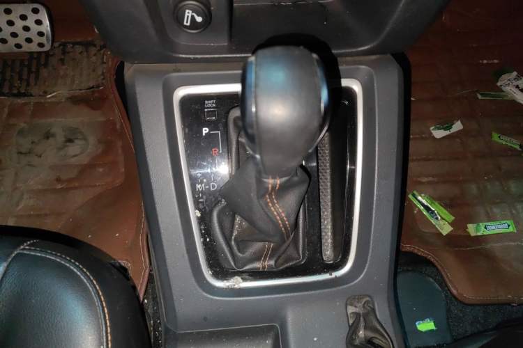 Used BAIC Off-Road BJ40 2016 40L 2.3T Automatic All-Wheel Drive Premium Edition Gear Lever