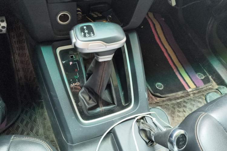 Used BAIC Off-Road BJ40 2016 2.3T Automatic Four-Wheel Drive Premium Edition Gear Lever