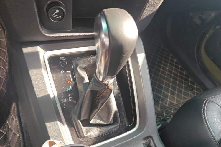 Used BAIC Off-Road BJ40 2016 40L 2.3T Automatic All-Wheel Drive Premium Edition Gear Lever