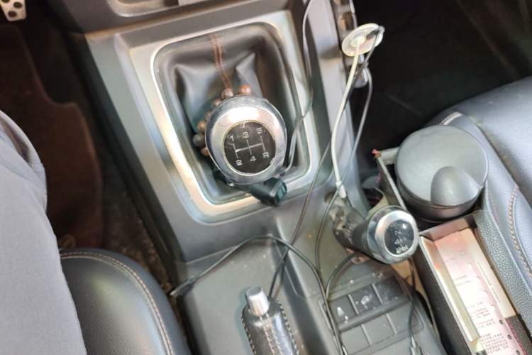 Used BAIC Off-Road BJ40 2016 40L 2.0T Manual All-Wheel Drive Prestige Edition Gear Lever
