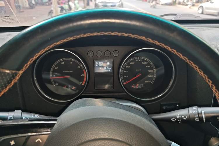 Used BAIC Off-Road BJ40 2016 40L 2.0T Manual All-Wheel Drive Prestige Edition Instrument Cluster