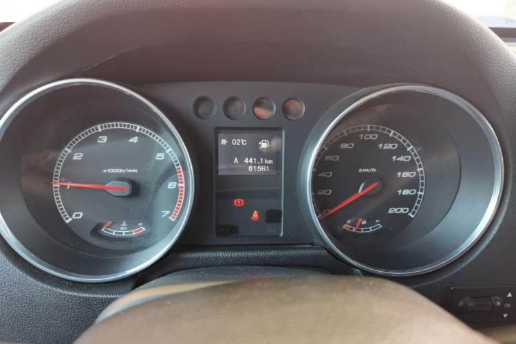Used BAIC Off-Road BJ40 2016 40L 2.0T Manual All-Wheel Drive Prestige Edition Instrument Cluster