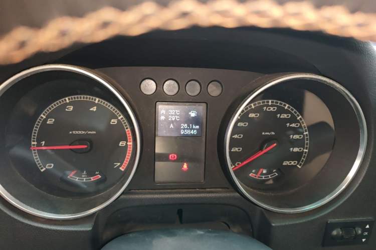 Used BAIC Off-Road BJ40 2016 40L 2.0T Manual All-Wheel Drive Prestige Edition Instrument Cluster