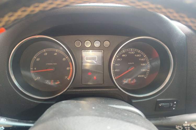 Used BAIC Off-Road BJ40 2016 40L 2.0T Manual All-Wheel Drive Prestige Edition Instrument Cluster