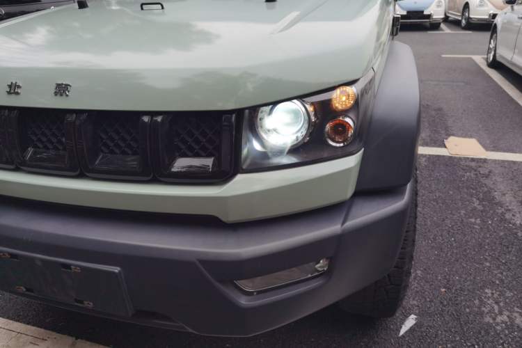 Used BAIC Off-Road BJ40 2016 40L 2.3T Automatic Two-Wheel Drive Prestige Edition Left Front Headlight