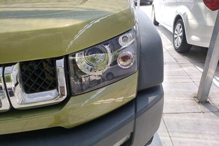 Used BAIC Off-Road BJ40 2016 40L 2.3T Automatic All-Wheel Drive Premium Edition Left Front Headlight