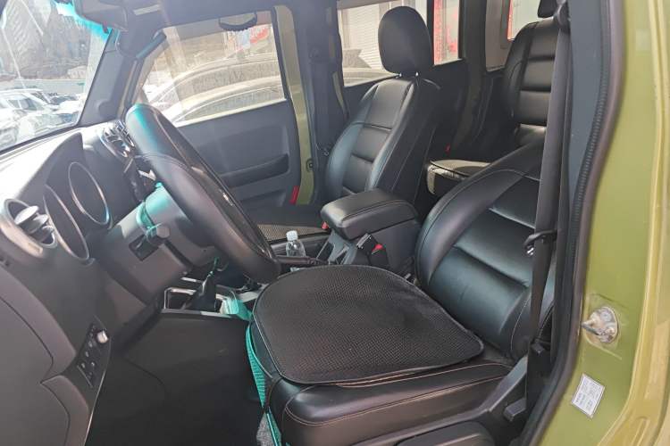 Used BAIC Off-Road BJ40 2016 40L 2.0T Manual All-Wheel Drive Prestige Edition Left Front Seat