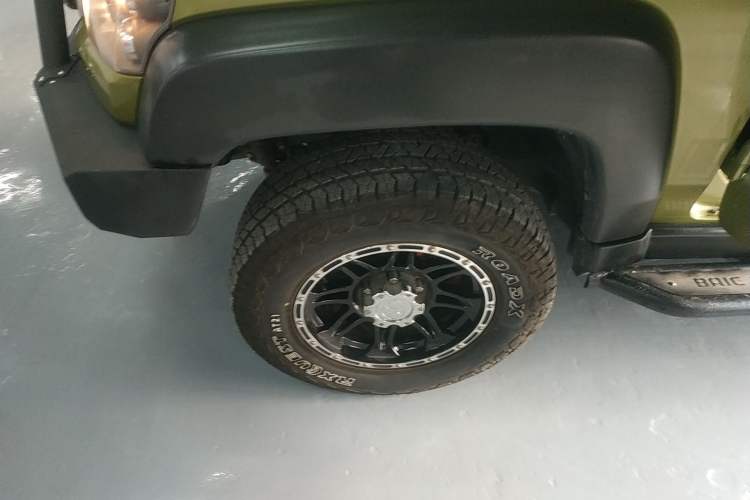 Used BAIC Off-Road BJ40 2016 40L 2.3T Automatic All-Wheel Drive Premium Edition Left Front Wheel Hub