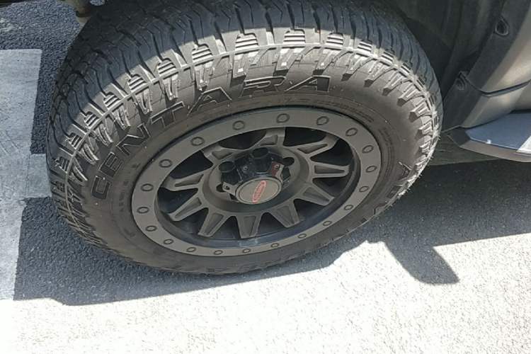 Used BAIC Off-Road BJ40 2016 40L 2.3T Automatic Two-Wheel Drive Prestige Edition Left Front Wheel Hub