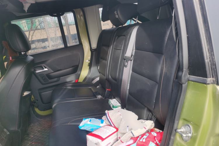 Used BAIC Off-Road BJ40 2016 40L 2.0T Manual All-Wheel Drive Prestige Edition Left Rear Seat