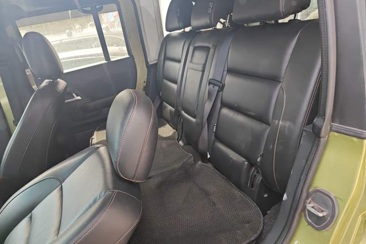 Used BAIC Off-Road BJ40 2016 40L 2.0T Manual All-Wheel Drive Prestige Edition Left Rear Seat