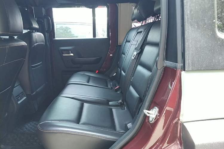 Used BAIC Off-Road BJ40 2016 40L 2.3T Automatic Two-Wheel Drive Prestige Edition Left Rear Seat