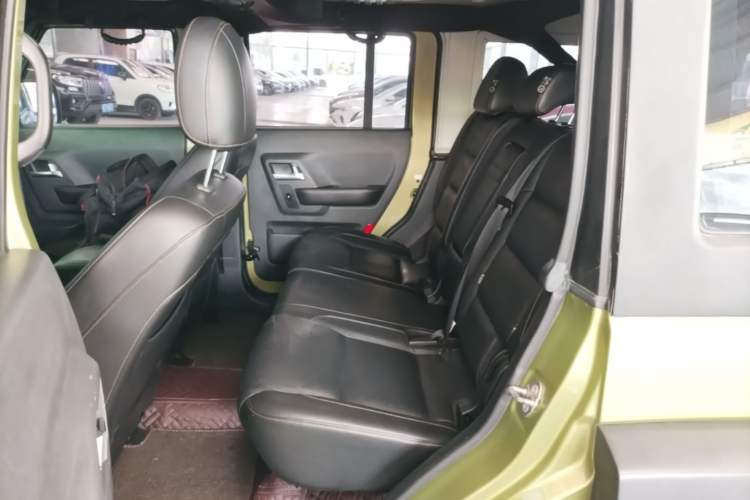 Used BAIC Off-Road BJ40 2016 40L 2.3T Automatic All-Wheel Drive Premium Edition Left Rear Seat