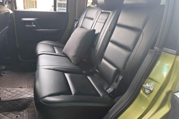 Used BAIC Off-Road BJ40 2016 40L 2.0T Manual All-Wheel Drive Prestige Edition Left Rear Seat