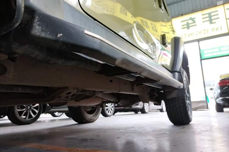 Used BAIC Off-Road BJ40 2016 40L 2.3T Automatic All-Wheel Drive Premium Edition Left Side Sill
