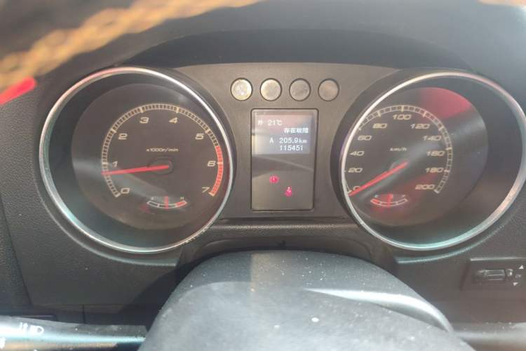 Used BAIC Off-Road BJ40 2016 40L 2.0T Manual All-Wheel Drive Prestige Edition Odometer Close Up