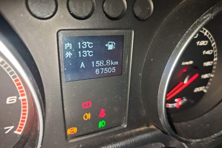 Used BAIC Off-Road BJ40 2016 40L 2.0T Manual All-Wheel Drive Prestige Edition Odometer Close Up