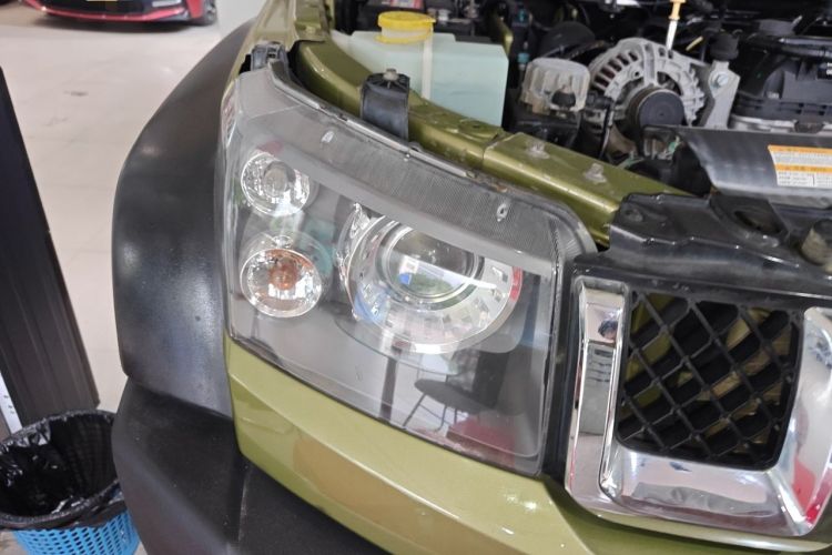 Used BAIC Off-Road BJ40 2016 40L 2.3T Automatic All-Wheel Drive Premium Edition Right Front Headlight