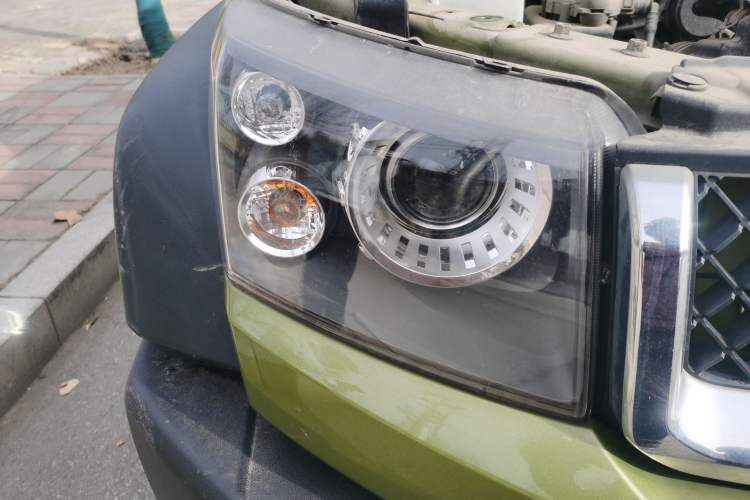 Used BAIC Off-Road BJ40 2016 40L 2.0T Manual All-Wheel Drive Prestige Edition Right Front Headlight