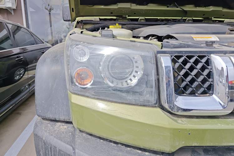 Used BAIC Off-Road BJ40 2016 40L 2.0T Manual All-Wheel Drive Prestige Edition Right Front Headlight