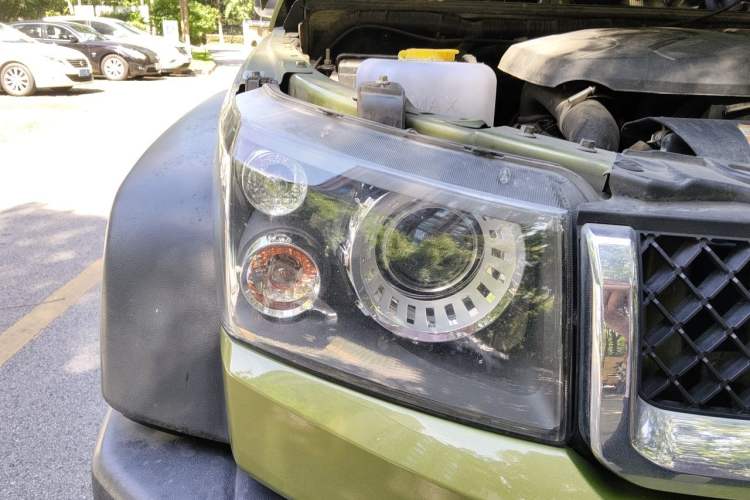 Used BAIC Off-Road BJ40 2016 40L 2.3T Automatic All-Wheel Drive Premium Edition Right Front Headlight
