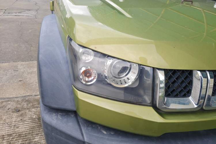 Used BAIC Off-Road BJ40 2016 40L 2.0T Manual All-Wheel Drive Prestige Edition Right Front Headlight
