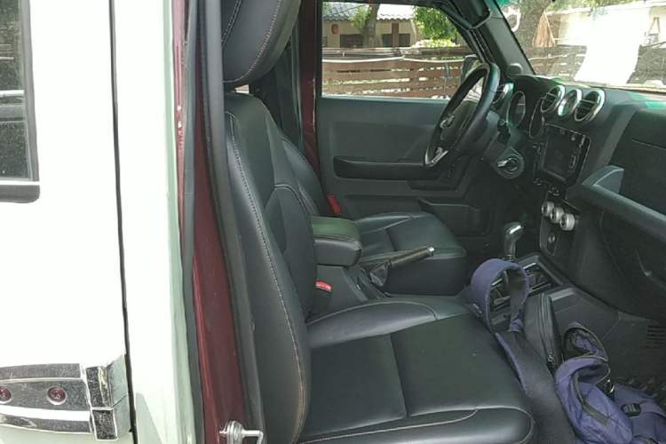 Used BAIC Off-Road BJ40 2016 40L 2.3T Automatic Two-Wheel Drive Prestige Edition Right Front Seat