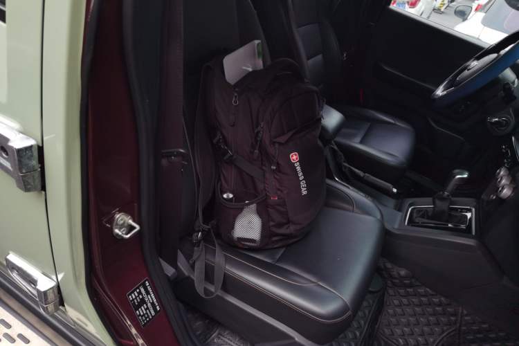Used BAIC Off-Road BJ40 2016 40L 2.3T Automatic Two-Wheel Drive Prestige Edition Right Front Seat