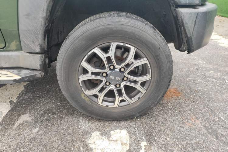 Used BAIC Off-Road BJ40 2016 40L 2.3T Automatic All-Wheel Drive Premium Edition Right Front Wheel Hub