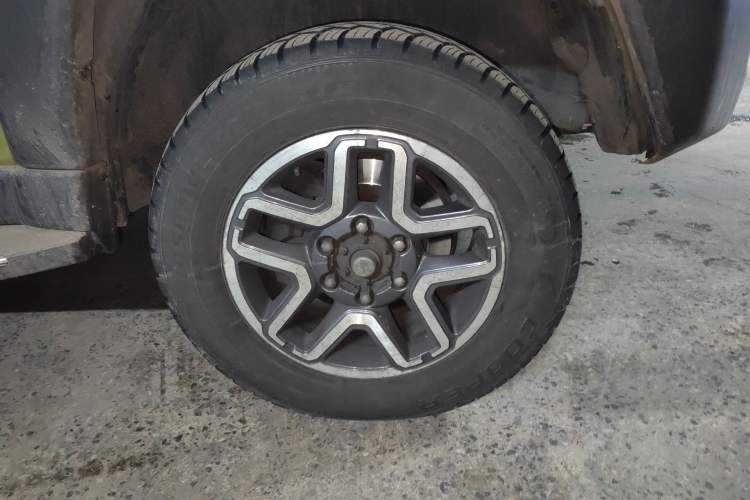 Used BAIC Off-Road BJ40 2016 40L 2.3T Automatic All-Wheel Drive Premium Edition Right Front Wheel Hub
