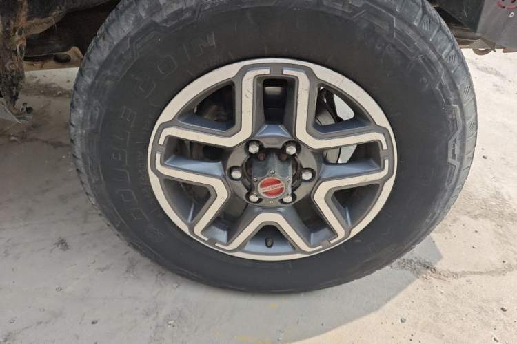 Used BAIC Off-Road BJ40 2016 40L 2.3T Automatic All-Wheel Drive Premium Edition Right Front Wheel Hub