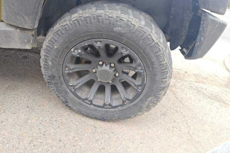 Used BAIC Off-Road BJ40 2016 40L 2.3T Manual All-Wheel Drive Prestige Edition Right Front Wheel Hub