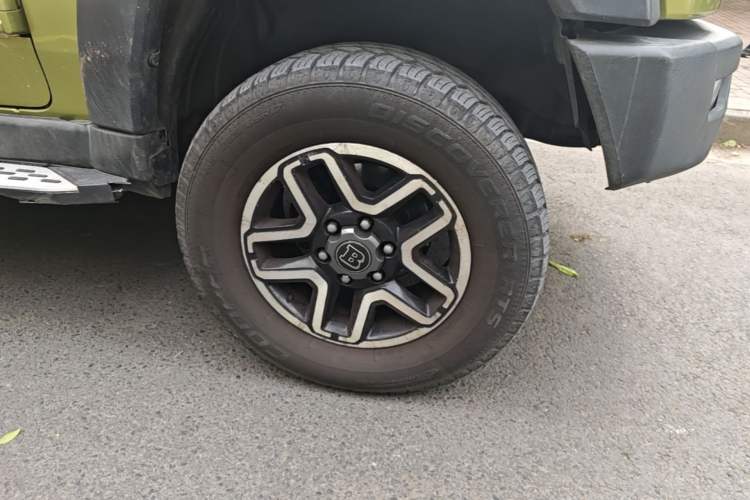 Used BAIC Off-Road BJ40 2016 40L 2.0T Manual All-Wheel Drive Prestige Edition Right Front Wheel Hub